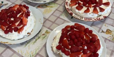 Pavlova Baking